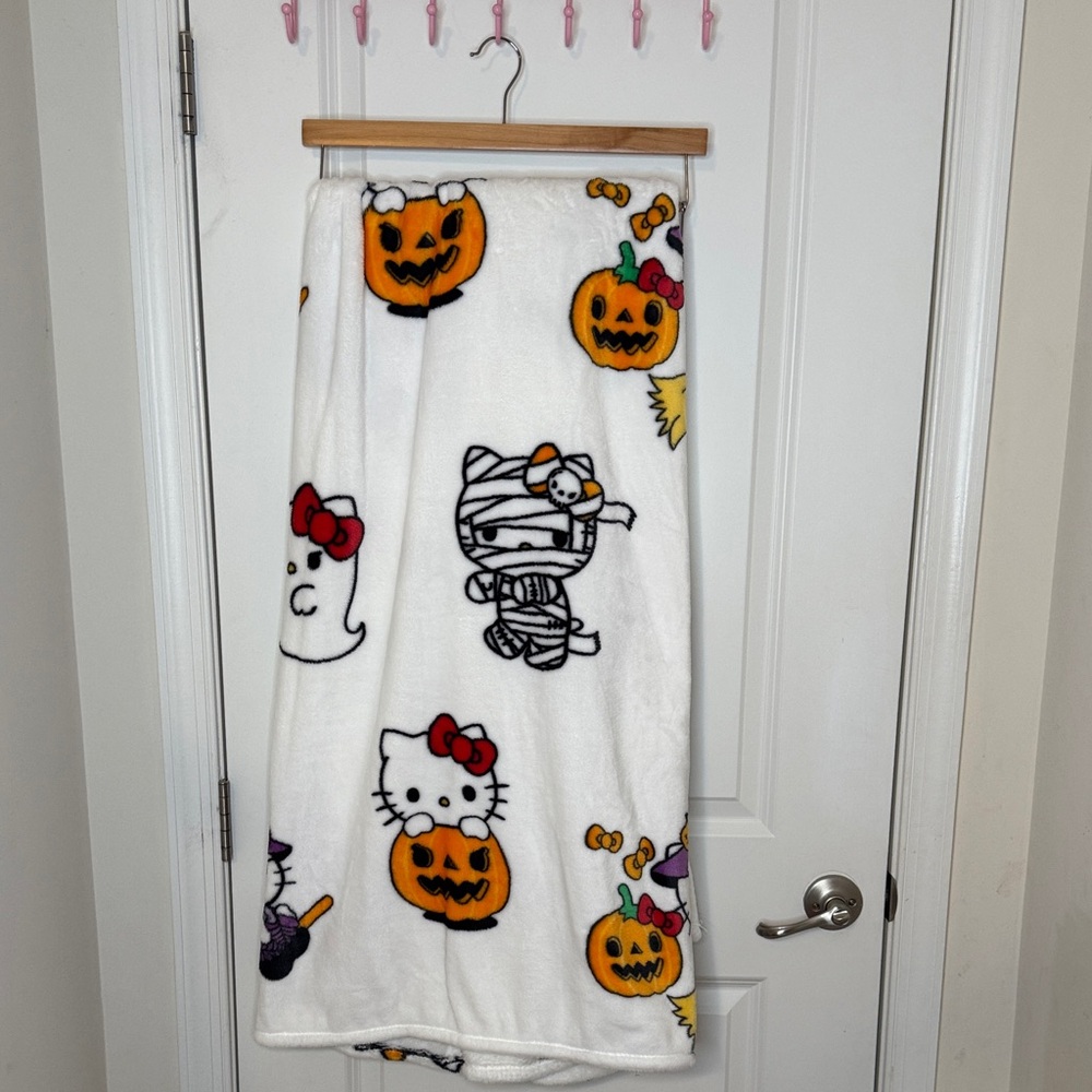 Hello Kitty Halloween Blanket